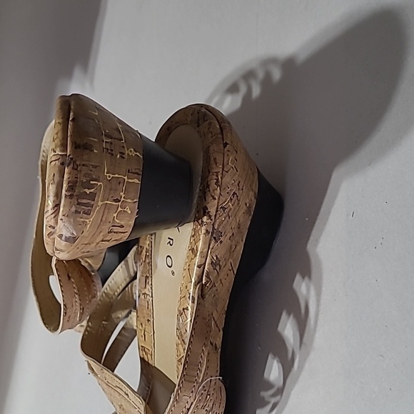 Women's Pesaro Slipon Sandals - Picture 7 of 9